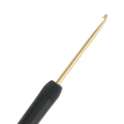 crochet-knitpro-ergonomique-tete-or-manche-soft-grip-noir-mat-detail