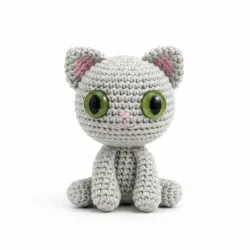 Yeux de Sécurité verts sur amigurumi chat en crochet
