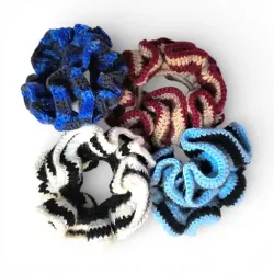 Gehäkeltes Scrunchie Haargummi | Handgefertigt | Chat Crochet