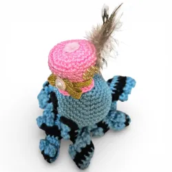 Détail chapeau haut-de-forme et finitions crochet pieuvre Octo-Vaudou.
