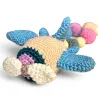 juguete-sensorial-avión-ganchillo-azul-hecho-a-mano